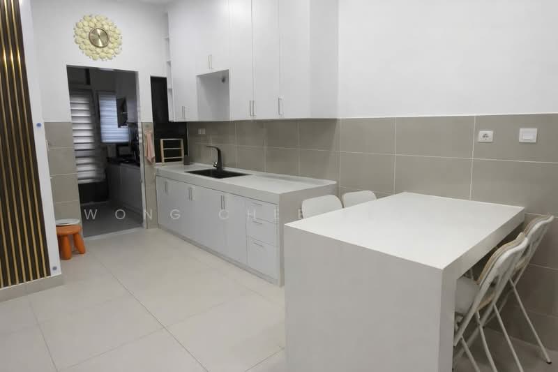 2-storey Terraced House for Sale in Bandar Kinrara Seksyen 8 (Bandar Kinrara) - Wong Chee Keong - Kitchen - PropertyGuru.com.my