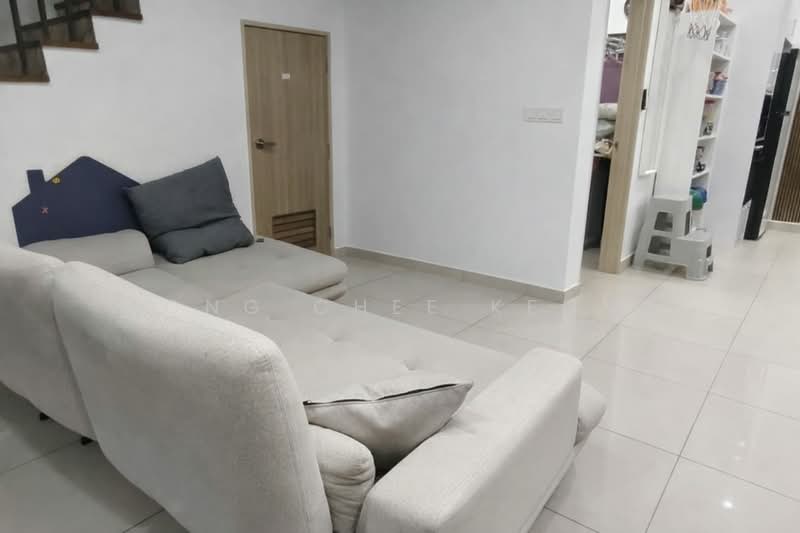 2-storey Terraced House for Sale in Bandar Kinrara Seksyen 8 (Bandar Kinrara) - Wong Chee Keong - Living Room - PropertyGuru.com.my