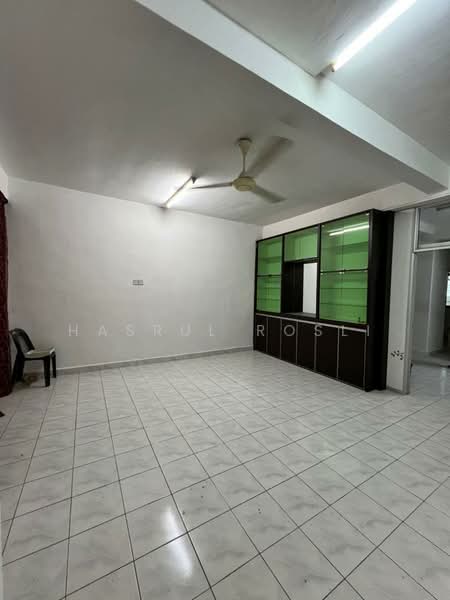 Taman Sutera Suria untuk Untuk Dijual - RM 299,000, Feb 2026 - Living Room - PropertyGuru.com.my