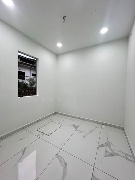 1-storey Terraced House for Sale in Taman Puteri Wangsa (Ulu Tiram) - Jemie . - Interior - PropertyGuru.com.my