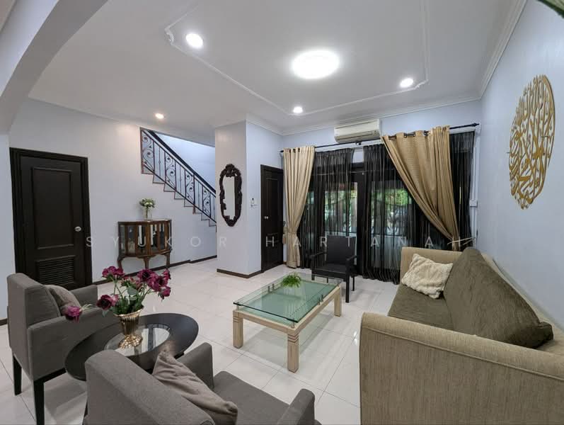 Double Storey Terrace, Jalan Sepah Puteri, Seksyen 5, Kota Damansara untuk Untuk Dijual - RM 1,080,000, Mac 2026 - Living Room - PropertyGuru.com.my