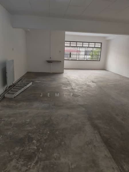 Shop / Office for Rent in Taman Molek (Johor Bahru) - Jemie . - Interior - PropertyGuru.com.my