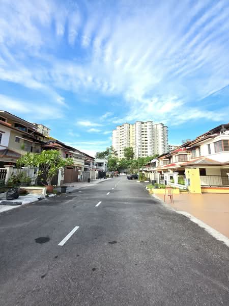 2.5-storey Terraced House for Sale in Desa Aman Puri (Kepong) - Kathy Pong - Exterior - PropertyGuru.com.my