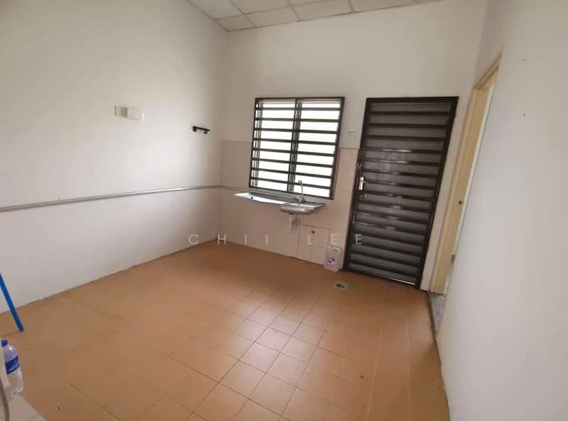 Taman Halaman Indah,Jawi untuk Untuk Dijual - RM 280,000, Apr 2026 - Kitchen - PropertyGuru.com.my