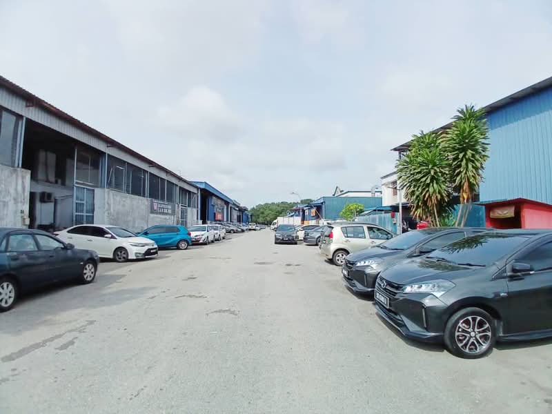 Factory for Rent in Taman Tan Sri Yaacob (Johor Bahru) - Jemie . - Exterior - PropertyGuru.com.my
