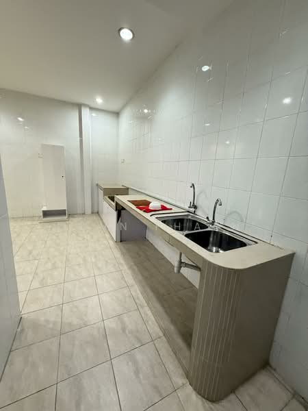 1-storey Terraced House for Rent in Johor Bahru (Johor) - John Pharn - Kitchen - PropertyGuru.com.my