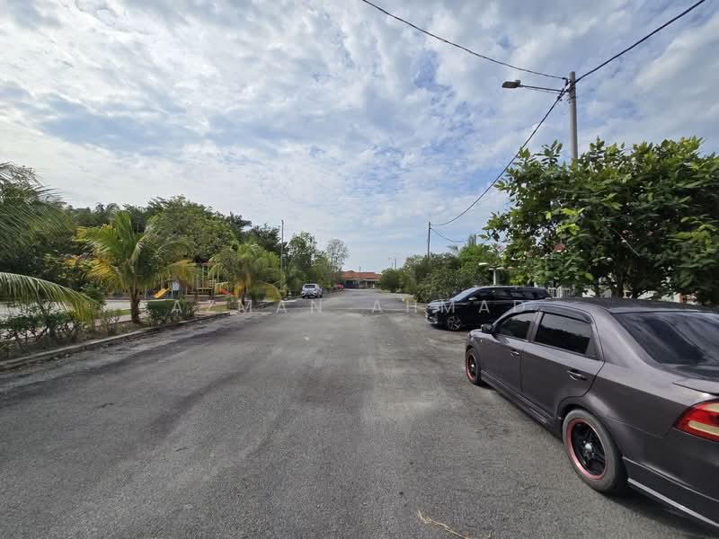 1-storey Terraced House for Sale in Sepang (Selangor) - Azman Ahmad - Exterior - PropertyGuru.com.my
