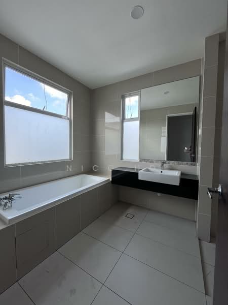 Semi-Detached House for Rent in Senibong (Permas Jaya) - Nico Ho - Bathroom - PropertyGuru.com.my