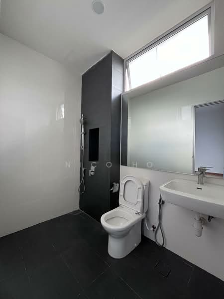 Semi-Detached House for Rent in Senibong (Permas Jaya) - Nico Ho - Bathroom - PropertyGuru.com.my
