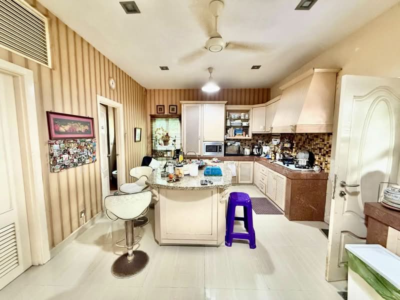 Impian Golf & Country Resort Saujana untuk Untuk Dijual - RM 2,900,000, Apr 2026 - Kitchen - PropertyGuru.com.my