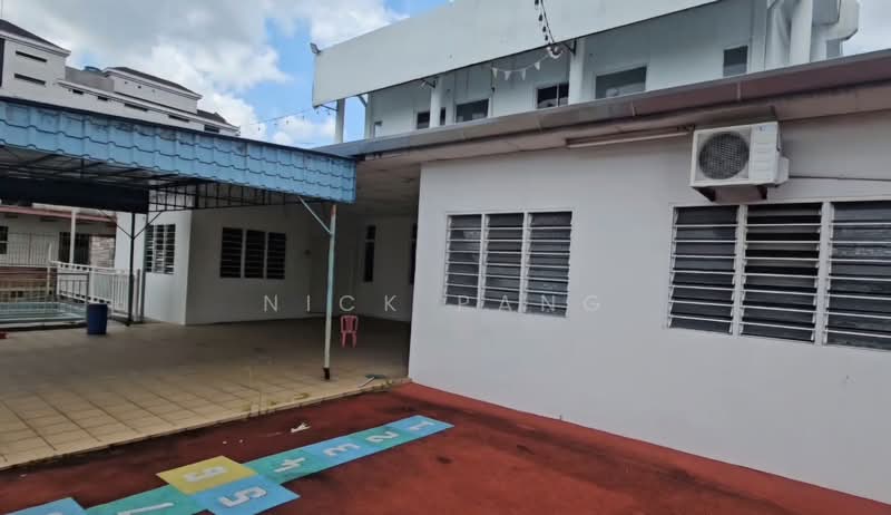 For Rent - taman pelangi