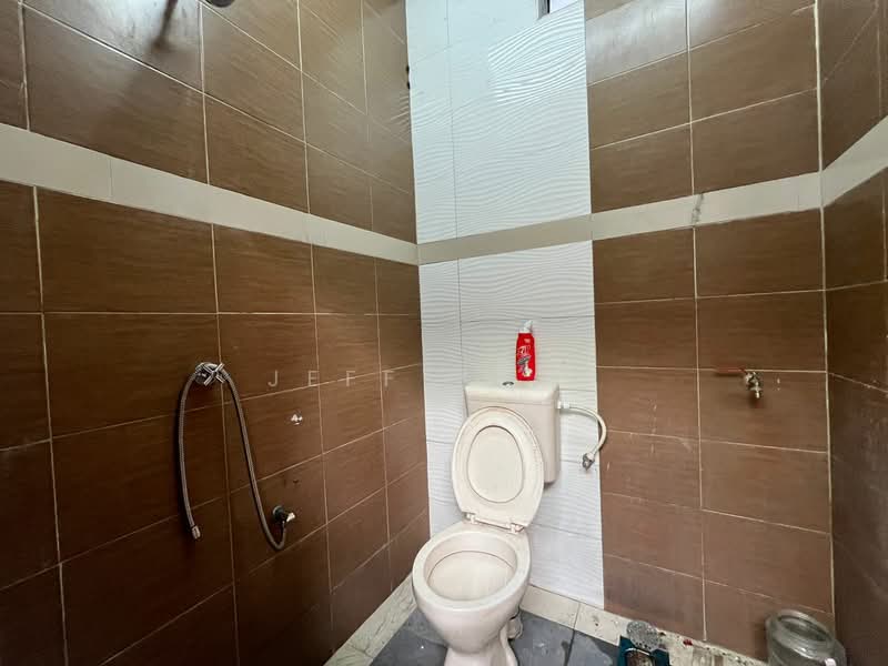 Warehouse for Rent in Taman Mergong Jaya 2 (Alor Setar) - Jeff Yeoh - Bathroom - PropertyGuru.com.my