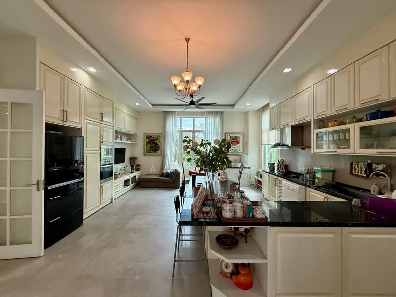 Bungalow for Sale in Kajang (Selangor) - Razlan Hamzah - Kitchen - PropertyGuru.com.my