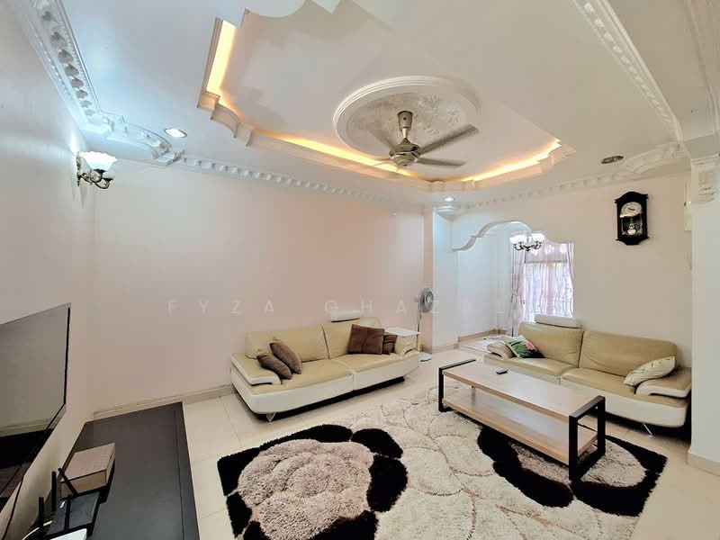 Cluster House for Sale in Shah Alam (Selangor) - Fyza Ghazali - Living Room - PropertyGuru.com.my