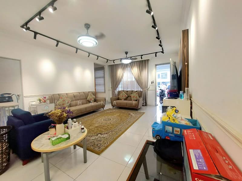 2-storey Terraced House for Sale in Puncak Alam (Selangor) - Rohana Ishak - Living Room - PropertyGuru.com.my