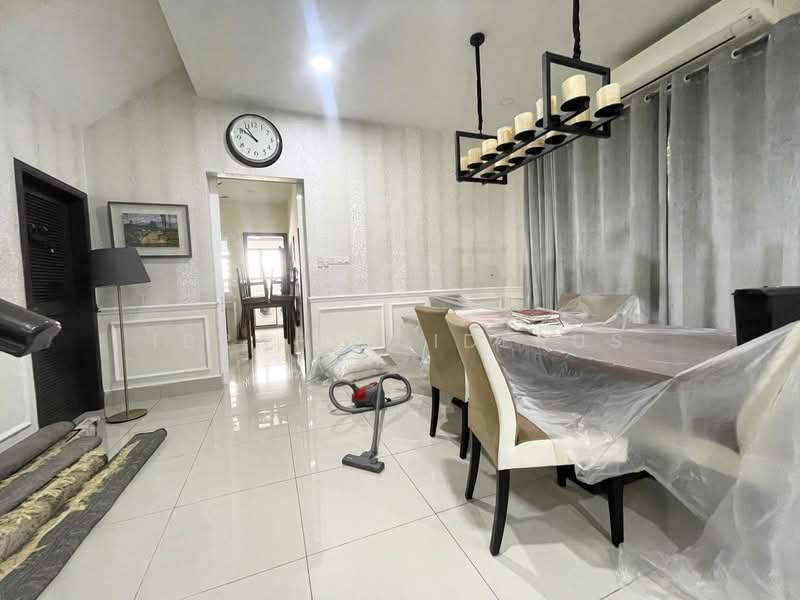 Semi-Detached House for Sale in Selayang (Selangor) - Ibrahim Iderus - Dining Room - PropertyGuru.com.my