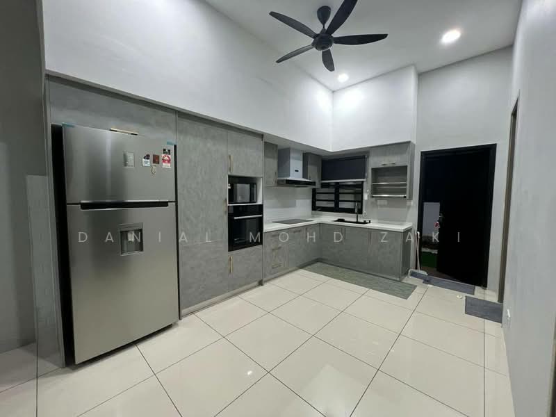 Hijauan Hills untuk Untuk Disewa - RM 1,800 /bulan, Mac 2026 - Kitchen - PropertyGuru.com.my