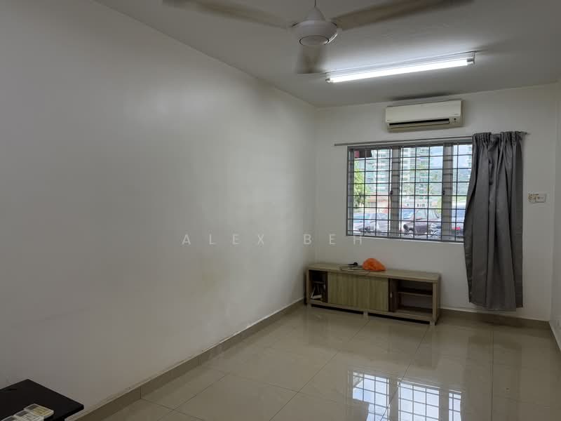 Lestari Apartment untuk Untuk Disewa - RM 1,100 /bulan, Feb 2026 - Living Room - PropertyGuru.com.my