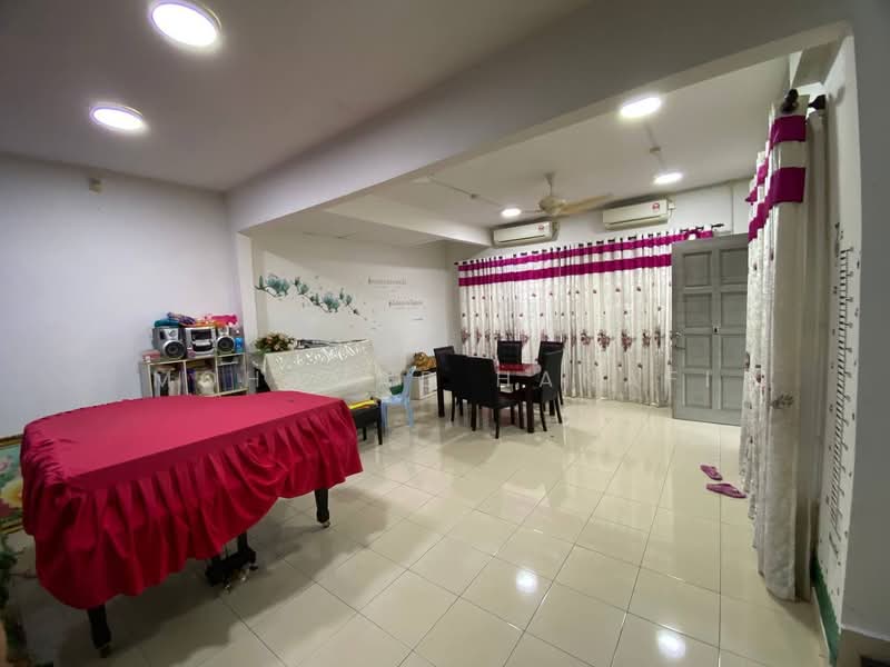 Bungalow for Sale in Taman Malawati Jaya (Kuala Selangor) - Mohamad Hanafi - Living Room - PropertyGuru.com.my