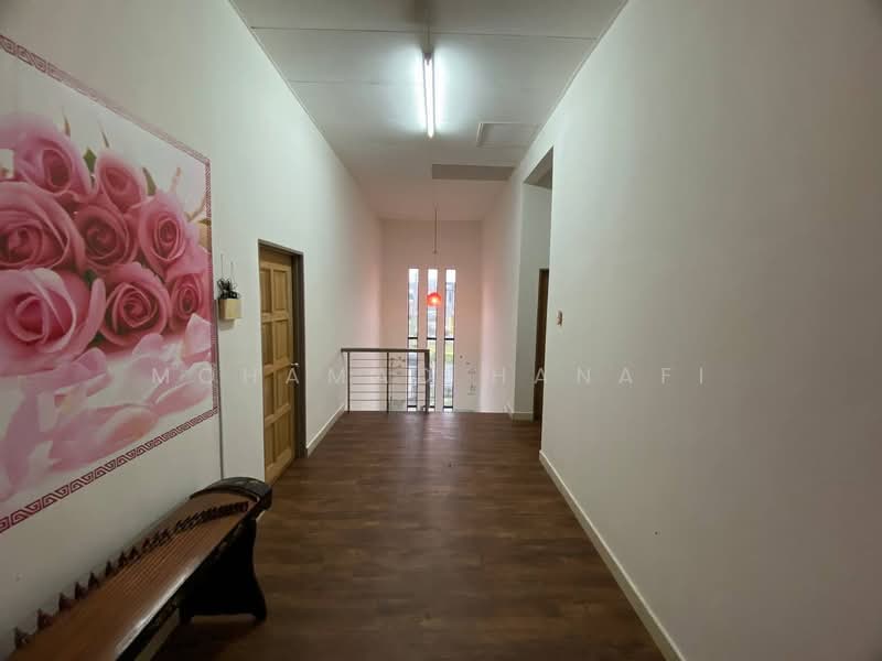 Bungalow for Sale in Taman Malawati Jaya (Kuala Selangor) - Mohamad Hanafi - Corridor - PropertyGuru.com.my