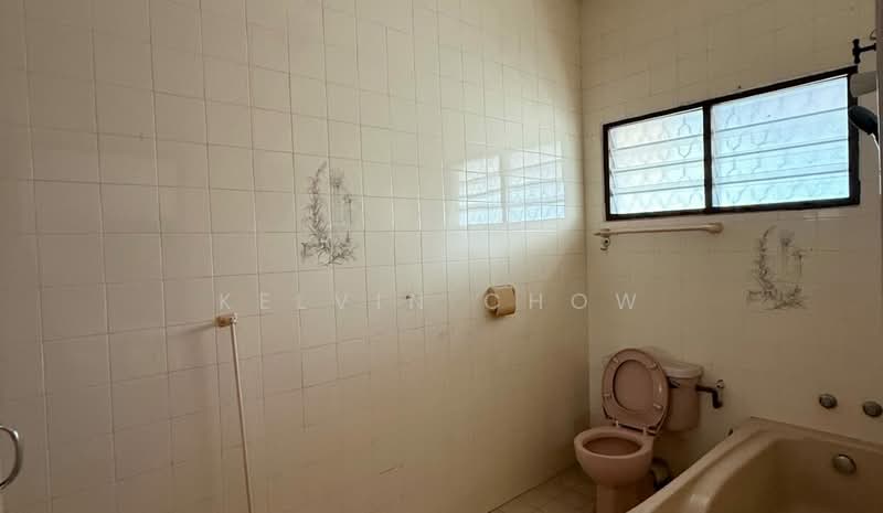 Menglembu Taman Rasi Double Storey House untuk Untuk Dijual - RM 350,000, Feb 2026 - Bathroom - PropertyGuru.com.my