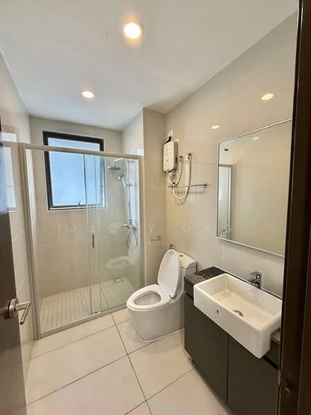 Condominium for Rent at Kings Bay @ Country Garden Danga Bay - Jacky Ong - Bathroom - PropertyGuru.com.my