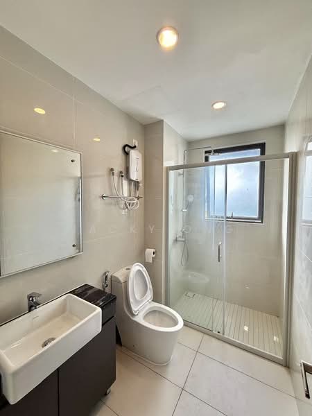 Condominium for Rent at Kings Bay @ Country Garden Danga Bay - Jacky Ong - Bathroom - PropertyGuru.com.my