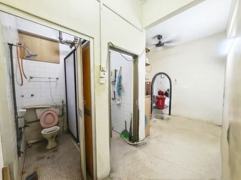 Wisma Hooi Lam untuk Untuk Disewa - RM 800 /bulan, Feb 2026 - Bathroom - PropertyGuru.com.my