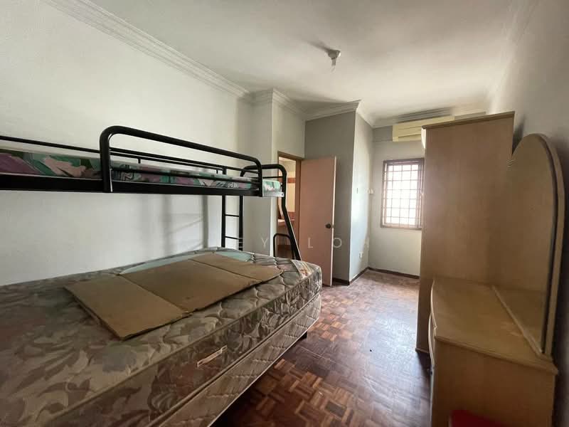 2-storey Terraced House for Rent in Taman Mount Austin (Tebrau) - Poey Loh - Bedroom - PropertyGuru.com.my