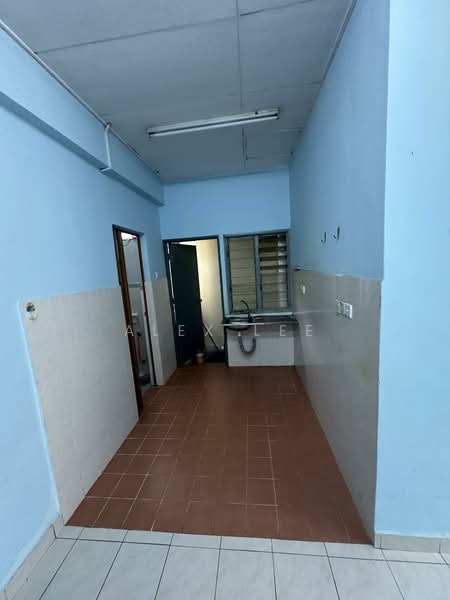 Rumah Flat untuk Dijual di Taman Tenaga - Alex Lee - Kitchen - PropertyGuru.com.my