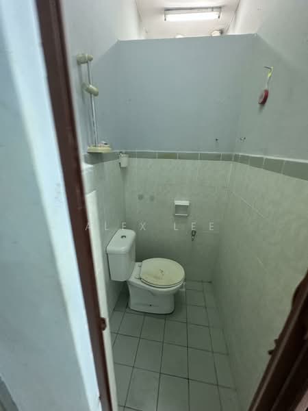 Rumah Flat untuk Dijual di Taman Tenaga - Alex Lee - Bathroom - PropertyGuru.com.my