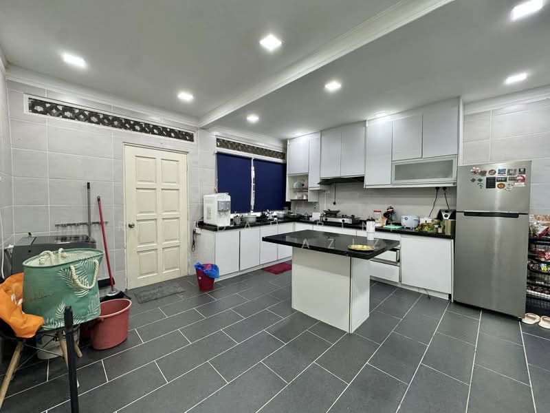 Taman Mesra Batu Tiga Shah Alam untuk Untuk Dijual - RM 490,000, Mac 2026 - Kitchen - PropertyGuru.com.my