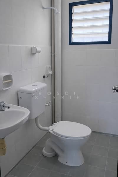 2-storey Terraced House for Sale in Bukit Beruntung (Selangor) - Rosdi Sharif - Bathroom - PropertyGuru.com.my