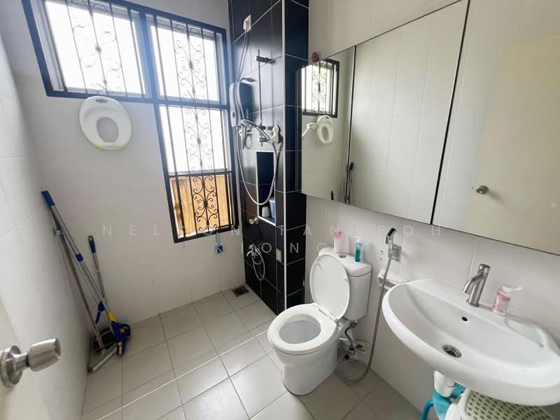 2-storey Terraced House for Sale in Johor Bahru (Johor) - Nelson Tan Poh Kiong - Bathroom - PropertyGuru.com.my