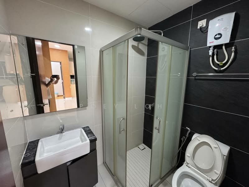 Condominium for Rent at Kings Bay @ Country Garden Danga Bay - Poey Loh - Bathroom - PropertyGuru.com.my