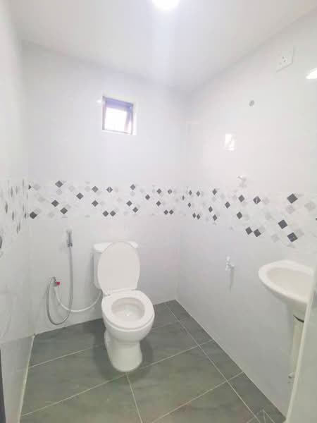 2-storey Terraced House for Sale in Bandar Seri Alam (Masai) - Loong Hing Liong - Bathroom - PropertyGuru.com.my