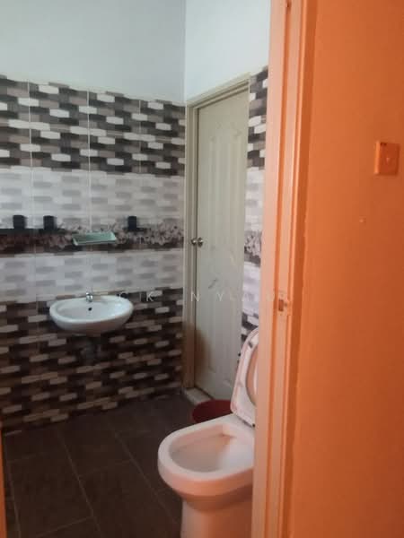 Ipoh klebang ria fully furnished renovated 2 storey house for rent untuk Untuk Disewa - RM 1,850 /bulan, Feb 2026 - Bathroom - PropertyGuru.com.my