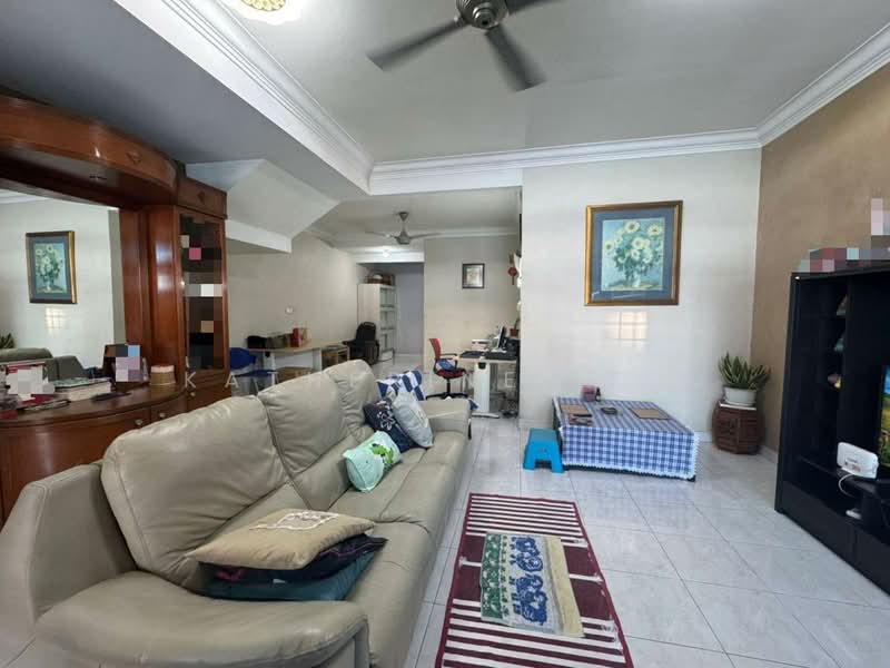 2-storey Terraced House for Sale in Taman Desa Tebrau (Tebrau) - Katherine Low - Living Room - PropertyGuru.com.my
