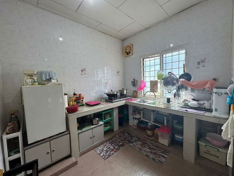 2-storey Terraced House for Sale in Taman Desa Tebrau (Tebrau) - Katherine Low - Kitchen - PropertyGuru.com.my