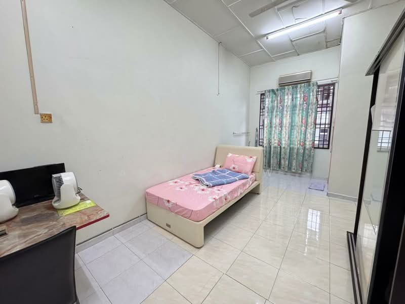 2-storey Terraced House for Sale in Taman Pulai Utama (Skudai) - Annie Low - Bedroom - PropertyGuru.com.my