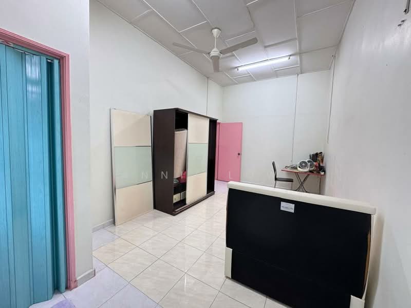 2-storey Terraced House for Sale in Taman Pulai Utama (Skudai) - Annie Low - Bedroom - PropertyGuru.com.my