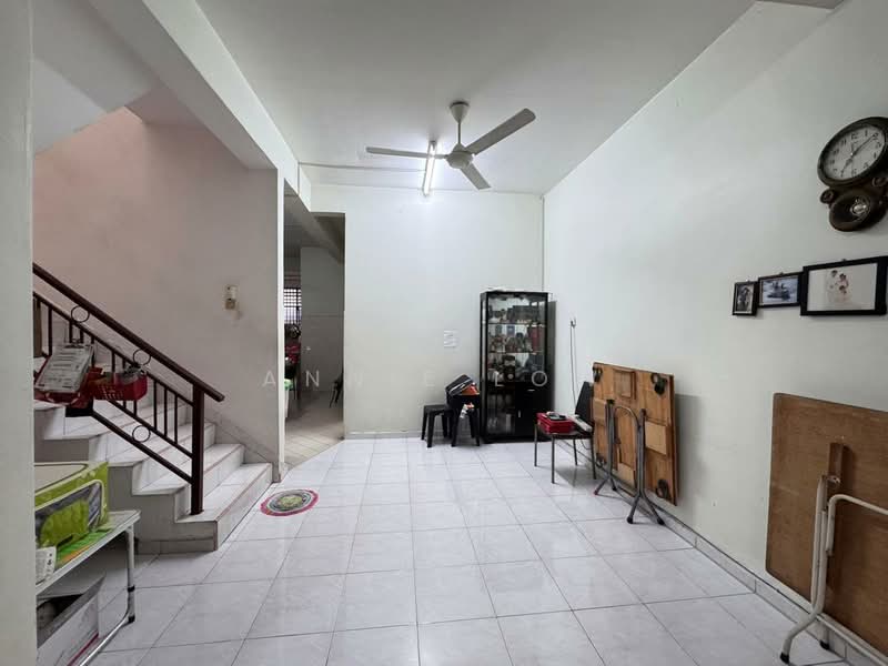 2-storey Terraced House for Sale in Taman Pulai Utama (Skudai) - Annie Low - Living Room - PropertyGuru.com.my