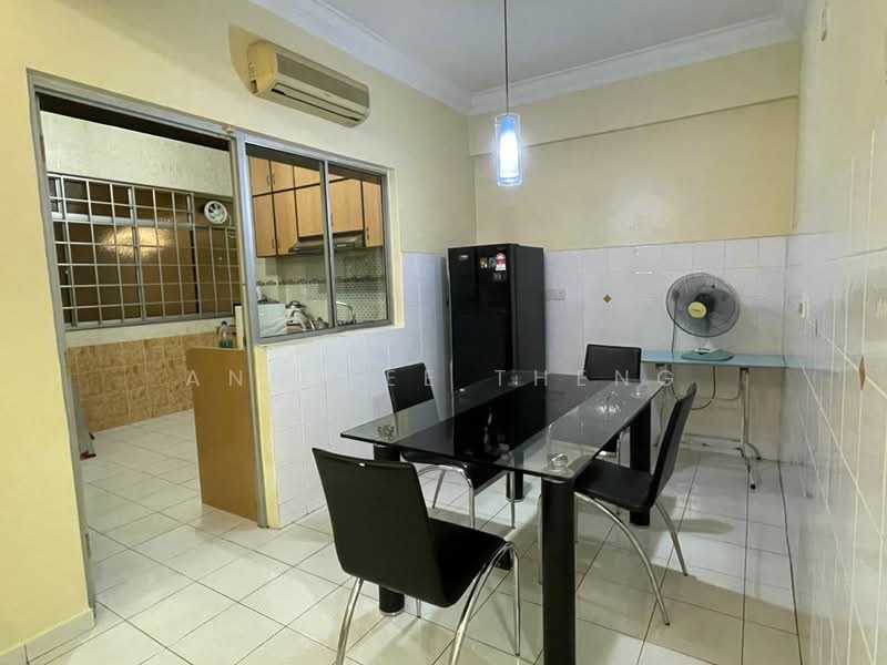 Condominium for Sale at Putra Place Condominium - Ang Lee Theng - Kitchen - PropertyGuru.com.my