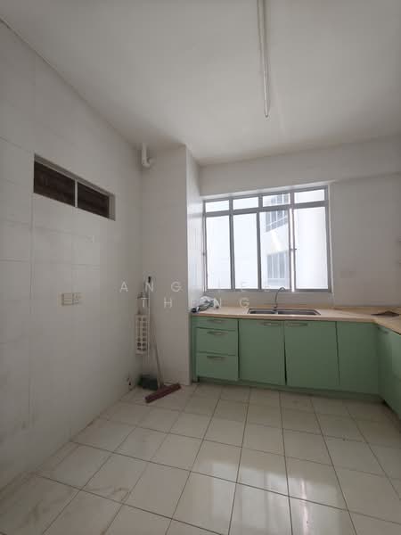 Condominium for Sale at Putra Place Condominium - Ang Lee Theng - Kitchen - PropertyGuru.com.my