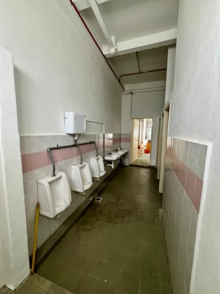 Detached Factory for Rent in Kawasan Perindustrian Tampoi (Johor Bahru) - Dave Sim - Bathroom - PropertyGuru.com.my