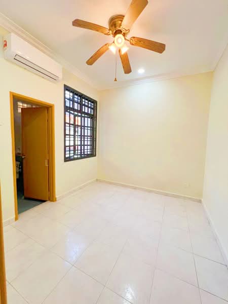2-storey Terraced House for Sale in Taman Tampoi Indah (Tampoi) - Loong Hing Liong - Interior - PropertyGuru.com.my