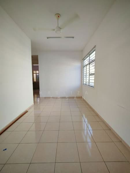 1-storey Terraced House for Rent in Senawang (Negeri Sembilan) - Hasliza Hassan - Living Room - PropertyGuru.com.my