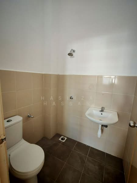 1-storey Terraced House for Rent in Senawang (Negeri Sembilan) - Hasliza Hassan - Bathroom - PropertyGuru.com.my