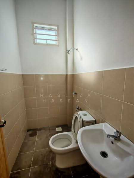 1-storey Terraced House for Rent in Senawang (Negeri Sembilan) - Hasliza Hassan - Bathroom - PropertyGuru.com.my