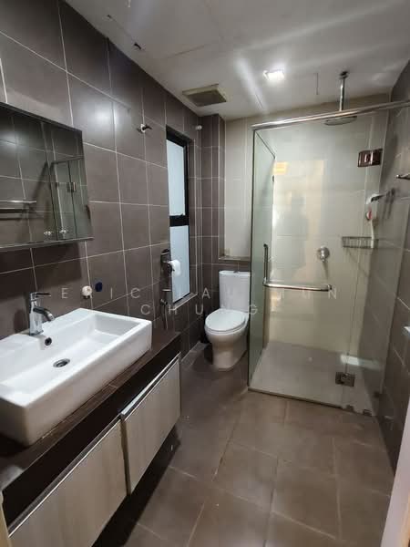 Kondominium untuk Dijual di Atmosfera Kondominium - Eric Lau Mun Chung - Bathroom - PropertyGuru.com.my